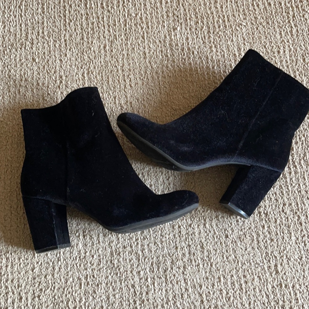 Christian Siriano black velvet boots! Like new😊